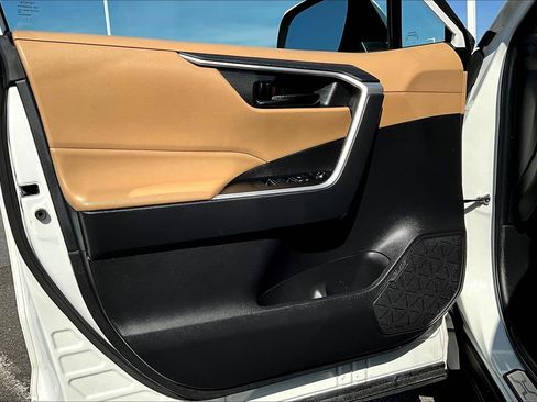 Used 2023 Toyota RAV4 LE image 21