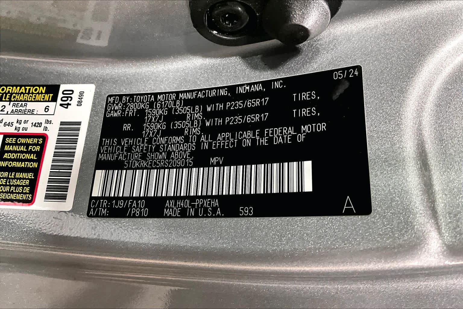 Certified 2024 Toyota Sienna LE FWD image 33