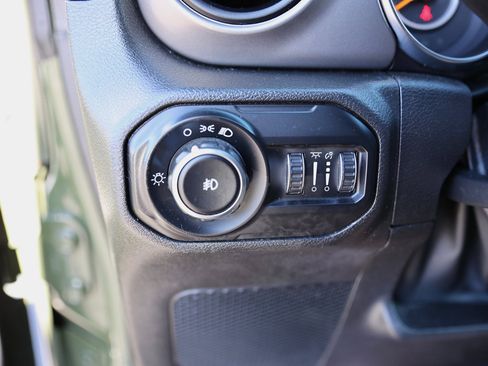 Used 2021 Jeep Wrangler Unlimited Sport image 35