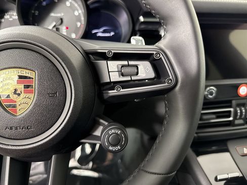 Certified 2025 Porsche Macan Turbo AWD/4WD image 38