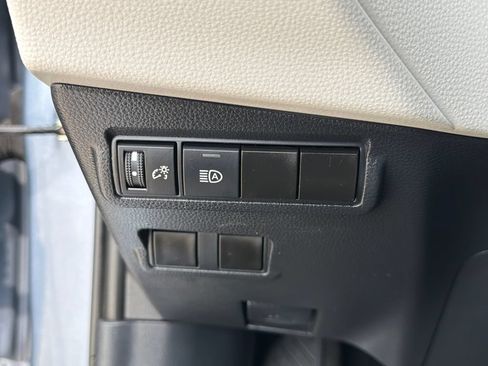Used 2024 Toyota Corolla Cross LE w/ Moonroof Package AWD/4WD image 21