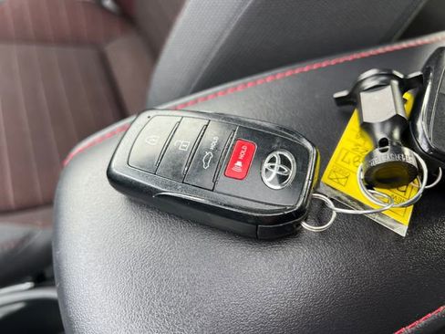 Used 2023 Toyota Corolla SE w/ SE Premium Package FWD image 29