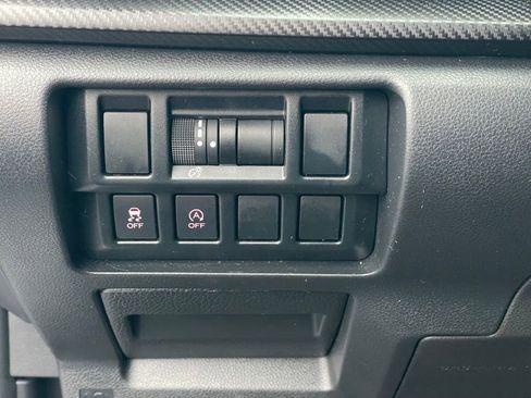 Used 2021 Subaru Crosstrek 2.0i Premium image 14