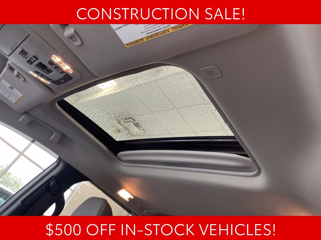 Used 2026 Toyota Sienna XLE AWD/4WD image 9