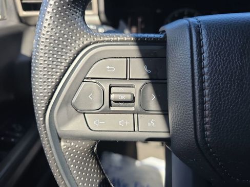Used 2025 Toyota Tacoma SR5 AWD/4WD image 19