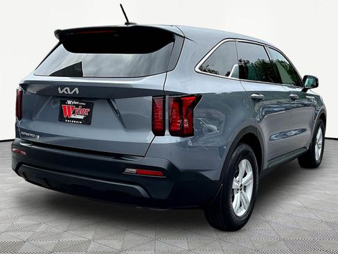 Certified 2023 Kia Sorento LX FWD image 6