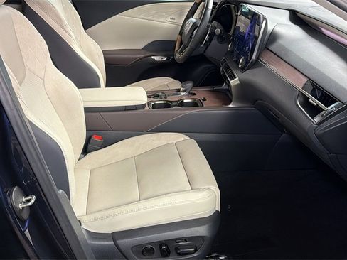 Used 2025 Lexus RX 450h AWD w/ Luxury Package image 10