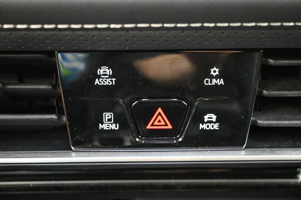 Used 2025 Volkswagen Atlas SEL Premium R-Line AWD/4WD image 22