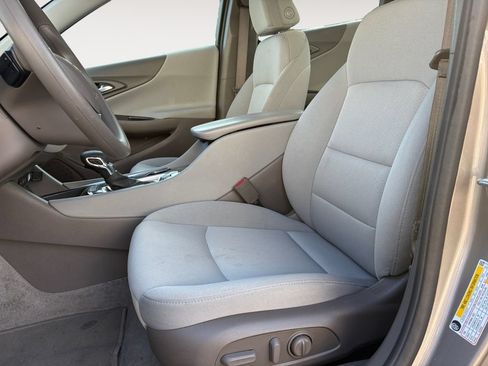 Used 2025 Chevrolet Malibu LT FWD image 9
