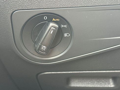 Used 2022 Volkswagen Tiguan S image 30