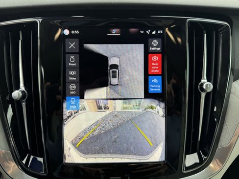 New 2026 Volvo V60 B5 Cross Country Plus w/ Protection Package Premier image 26