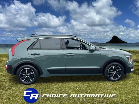 Used 2023 Kia Niro EX image 10