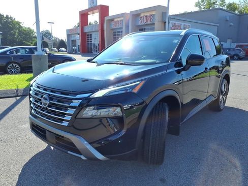 Used 2025 Nissan Rogue SL FWD image 19