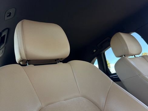 Used 2019 Porsche Macan AWD/4WD image 19