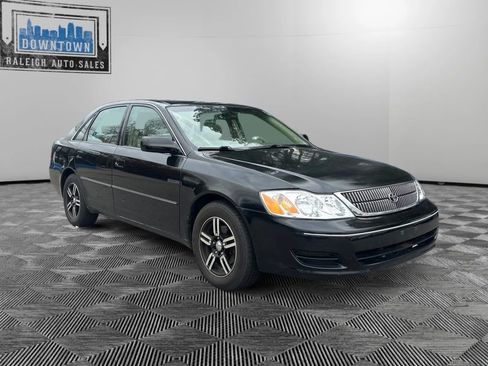 Used 2001 Toyota Avalon XLS image 4