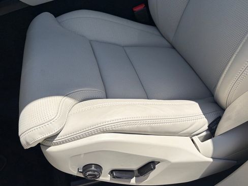 New 2026 Volvo XC90 B6 Ultra w/ Protection Package image 19