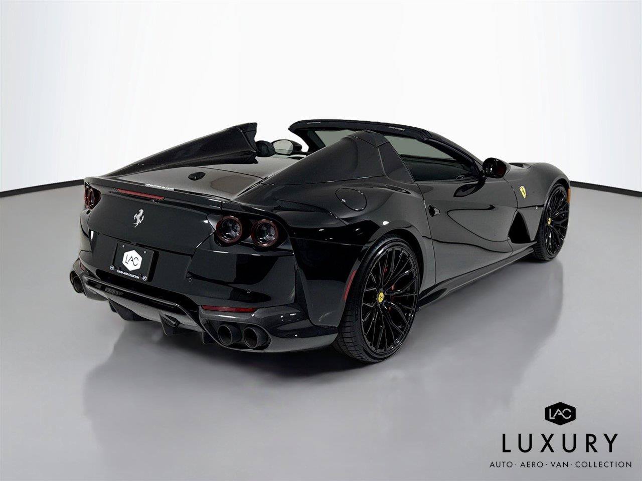 Used 2021 Ferrari 812 GTS RWD image 5