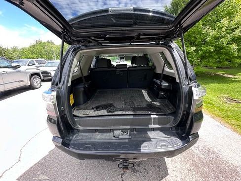 Used 2023 Toyota 4Runner SR5 Premium w/ Moonroof Package AWD/4WD image 10