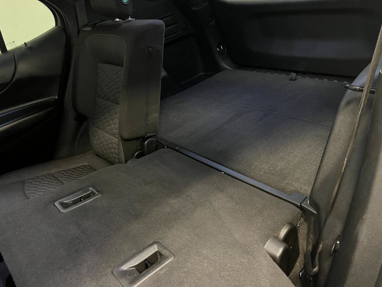 Used 2018 Chevrolet Equinox LT FWD image 29