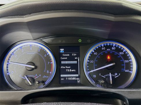 Used 2018 Toyota Highlander SE image 10