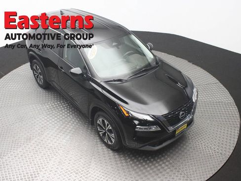 Used 2023 Nissan Rogue SV AWD/4WD image 3