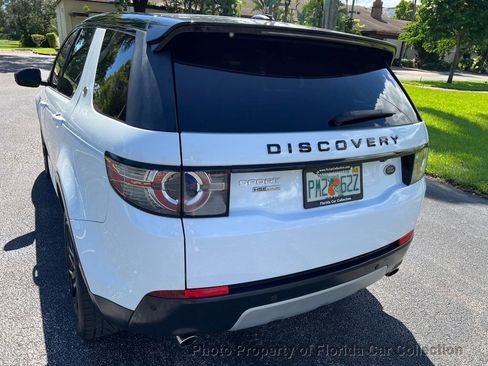Used 2015 Land Rover Discovery Sport HSE Luxury image 17