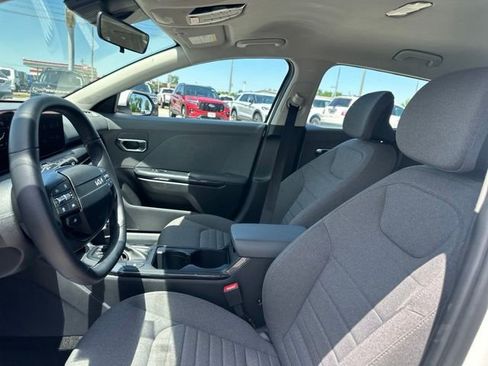 Used 2025 Kia K4 EX FWD image 26