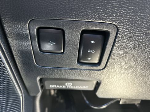 Used 2022 Ford F250 Lariat w/ Black Appearance Package image 24