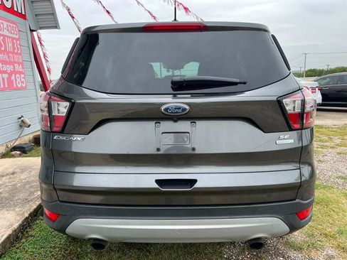 Used 2017 Ford Escape SE FWD image 6