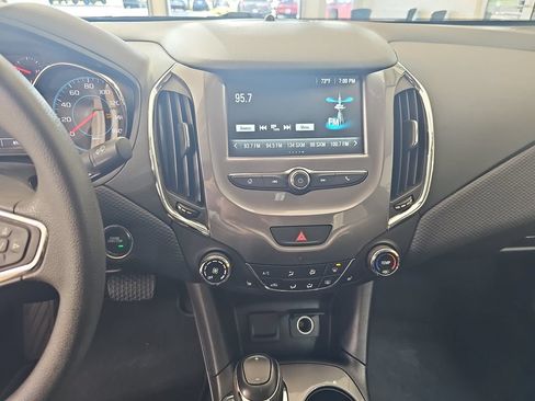 Used 2017 Chevrolet Cruze LT w/ Convenience Package FWD image 25