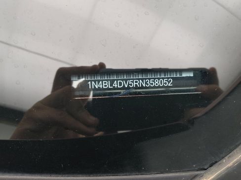 Used 2024 Nissan Altima 2.5 SV image 33