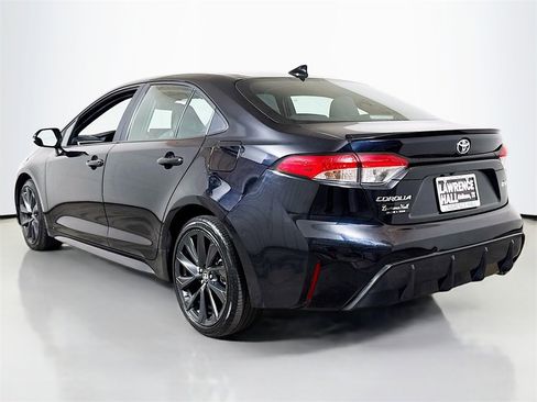 Used 2023 Toyota Corolla SE image 6