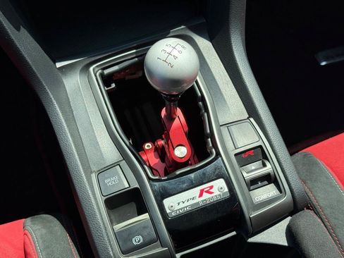 Used 2018 Honda Civic Type R image 20