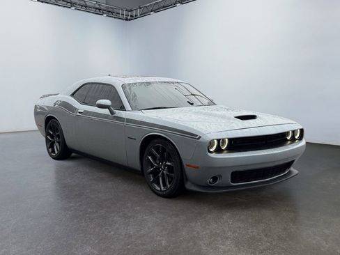 Used 2022 Dodge Challenger R/T image 3
