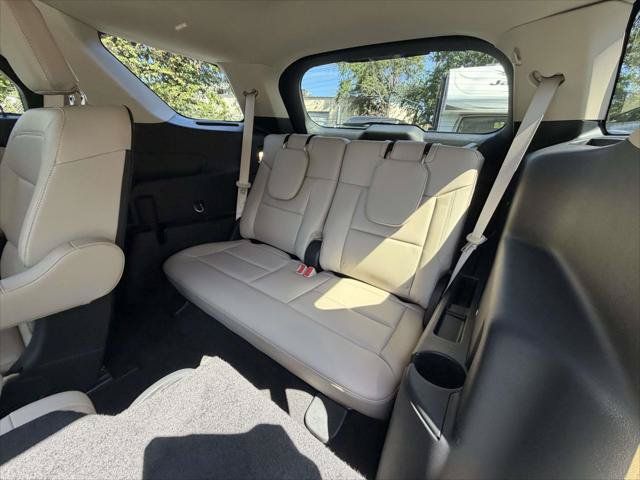 Used 2023 Ford Explorer XLT w/ Equipment Group 202A AWD/4WD image 21