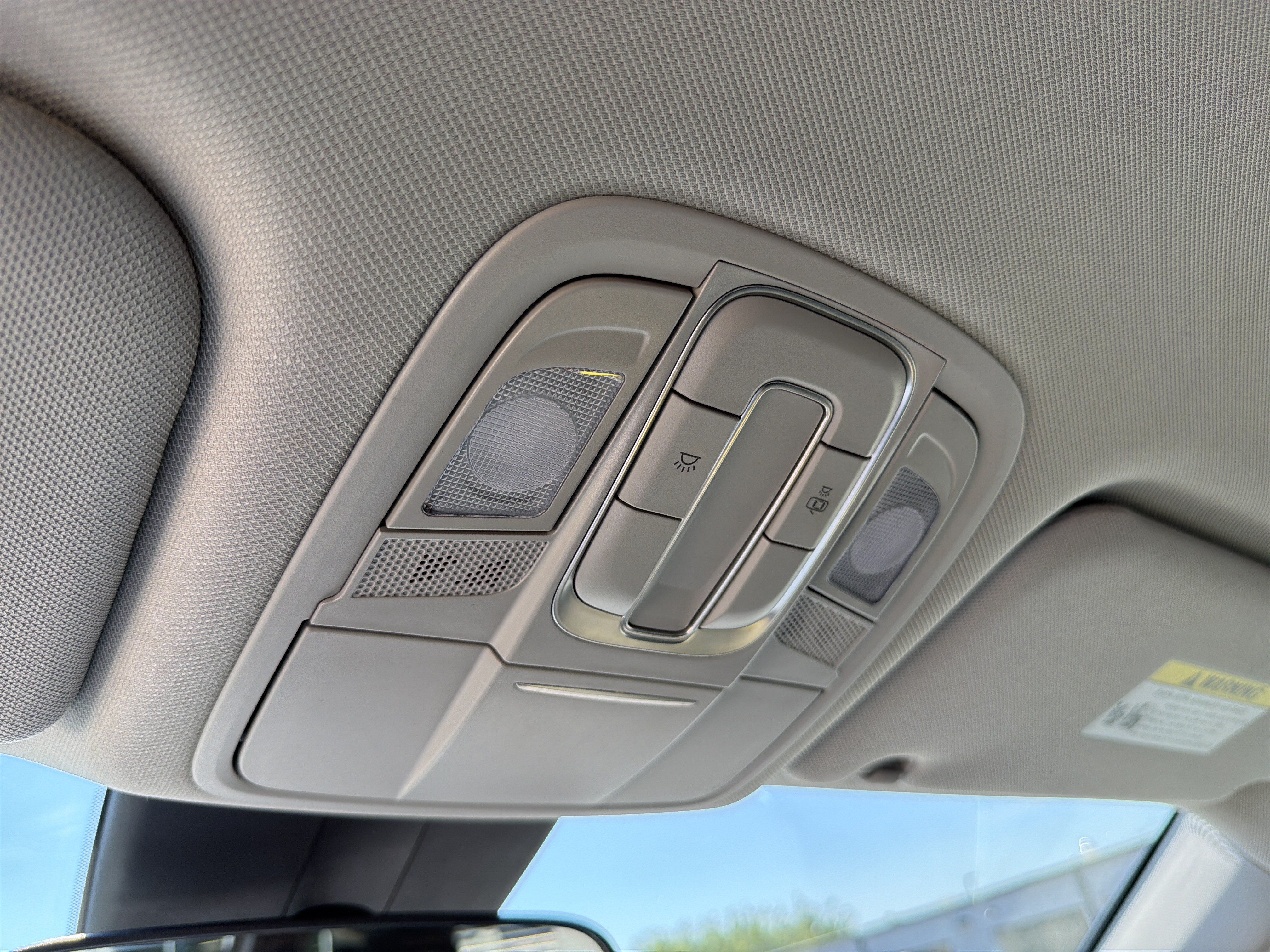 Used 2020 Hyundai Santa Fe SE FWD image 31