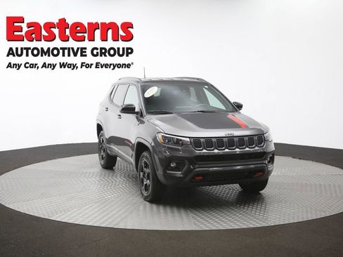 Used 2023 Jeep Compass Trailhawk AWD/4WD image 49