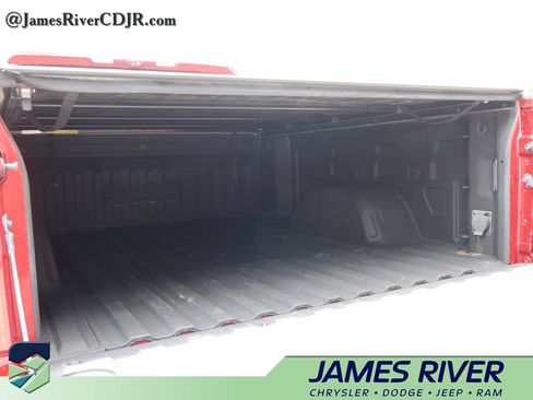 Used 2023 Chevrolet Silverado 1500 High Country w/ Technology Package AWD/4WD image 15