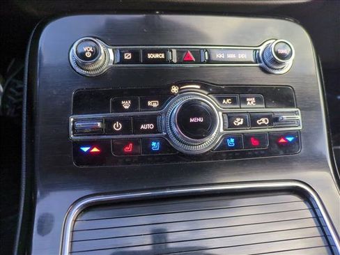 Used 2022 Lincoln Nautilus Reserve w/ Equipment Group 202A image 13