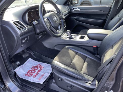 Used 2021 Jeep Grand Cherokee Laredo X image 12