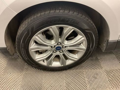 Used 2019 Ford Edge Titanium image 27