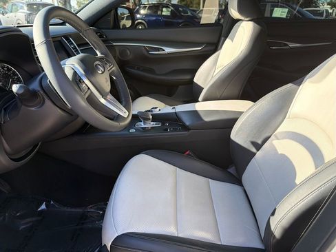 Used 2023 INFINITI QX55 Luxe w/ Cargo Package image 10