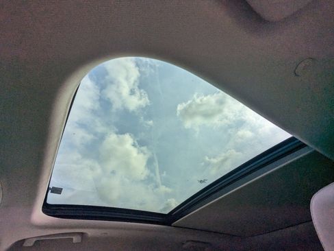 Certified 2023 Lincoln Nautilus Reserve w/ Equipment Group 201A image 23