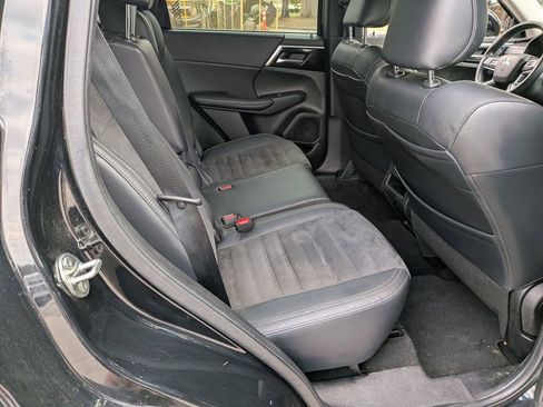 Used 2022 Mitsubishi Outlander SE image 30