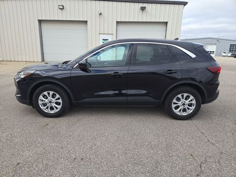 Certified 2023 Ford Escape Active w/ Tech Pack #2 image 2