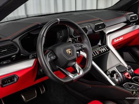 Used 2021 Lamborghini Urus AWD/4WD image 25