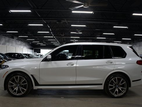 Used 2022 BMW X7 M50i AWD/4WD image 2