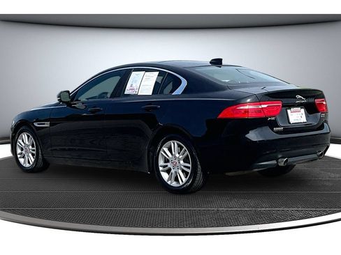 Used 2018 Jaguar XE Premium AWD/4WD image 19