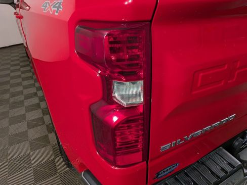 Used 2021 Chevrolet Silverado 1500 LT image 10