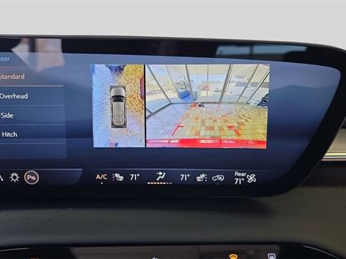 Used 2025 Buick Enclave Avenir image 19